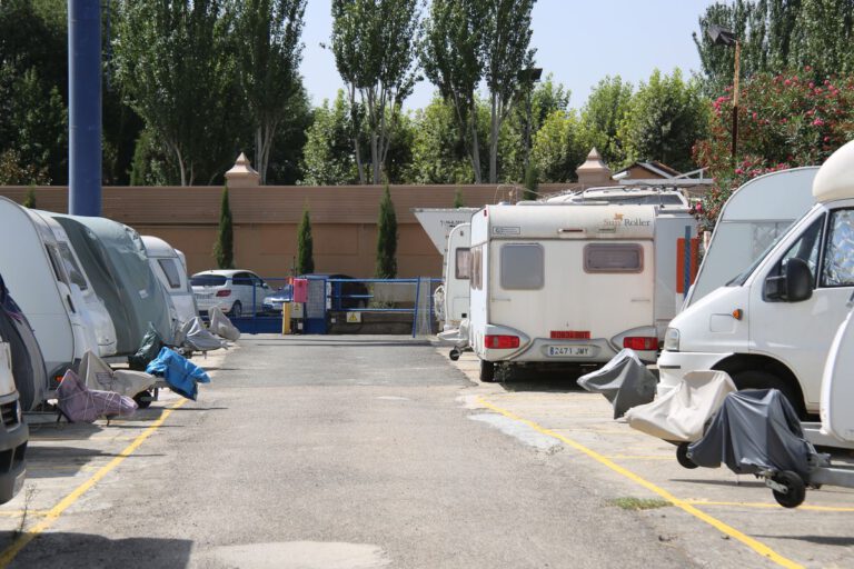 Parking for caravans and motorhomes in Madrid by Comercial Caravaning