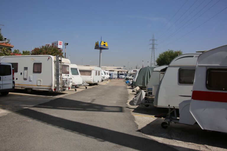 Parking for caravans and motorhomes in Madrid by Comercial Caravaning