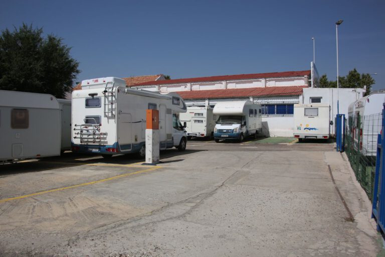 Parking para caravanas y autocaravanas en Madrid de Comercial Caravaning