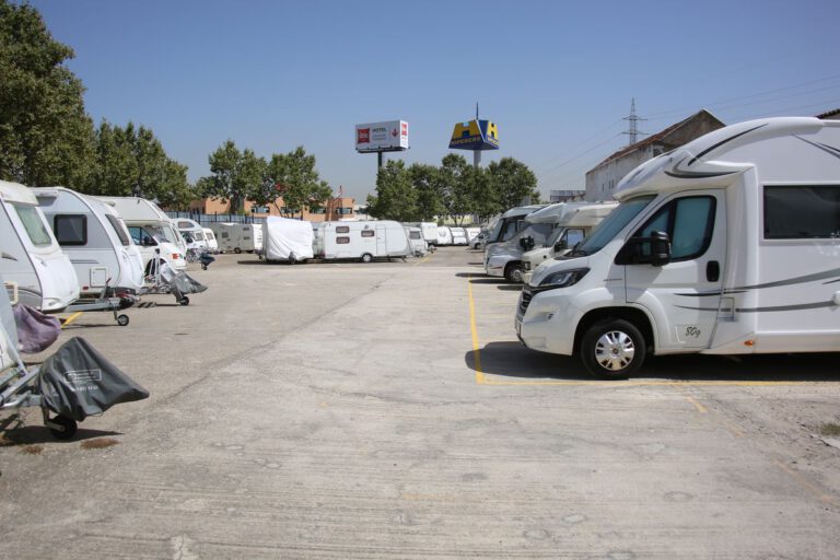 Parking for caravans and motorhomes in Madrid by Comercial Caravaning