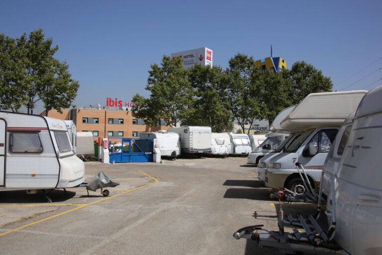 Parking for caravans and motorhomes in Madrid by Comercial Caravaning