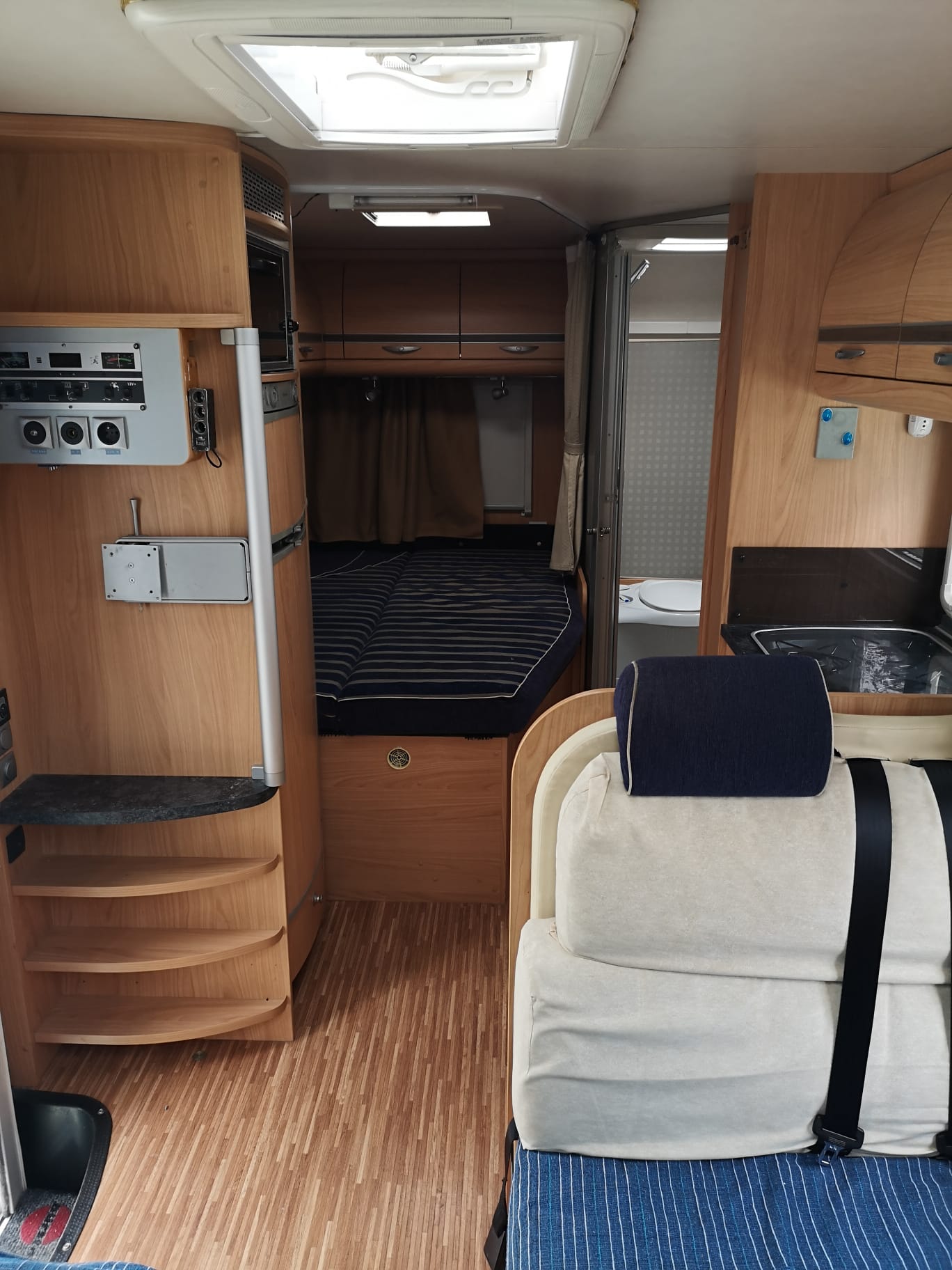 Bürstner T615 - Commercial Caravaning