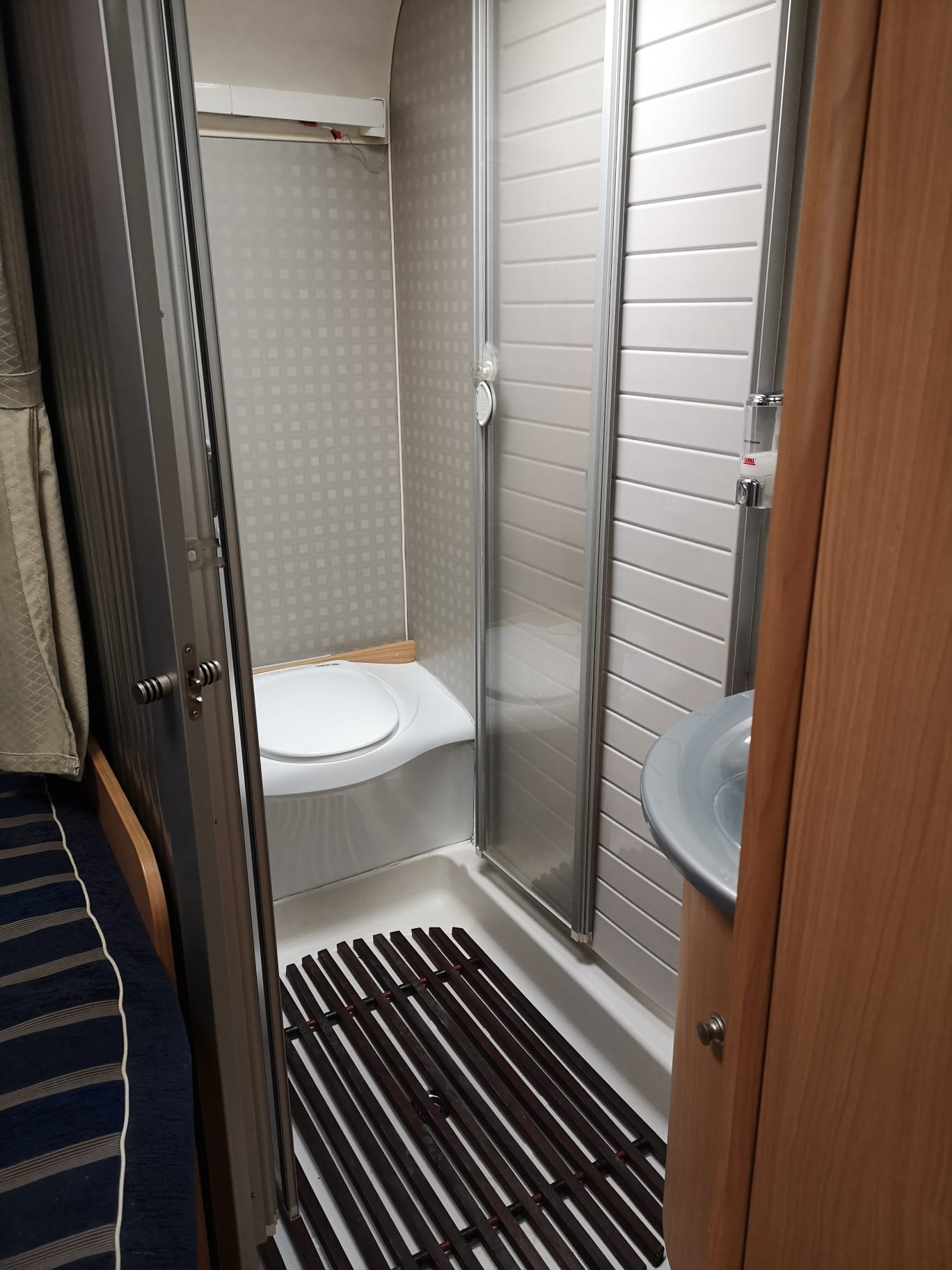 Bürstner T615 - Commercial Caravaning