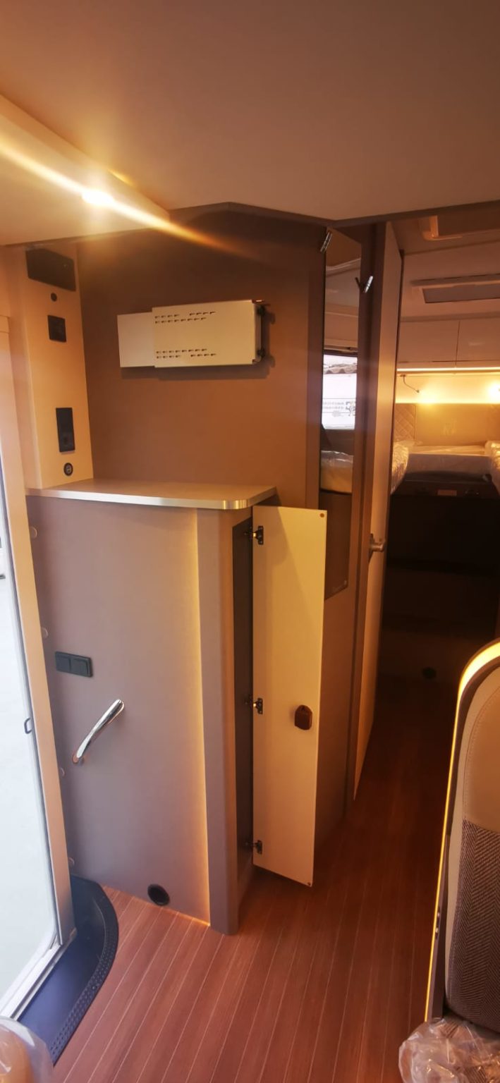Etrusco T 6900 SB Comercial Caravaning Etrusco T 6900 SB Comercial Caravaning